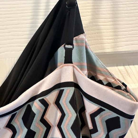 BCBG MAXAZRIA XS Strappy Tribal Chevron Sundress - Picture 4 of 7